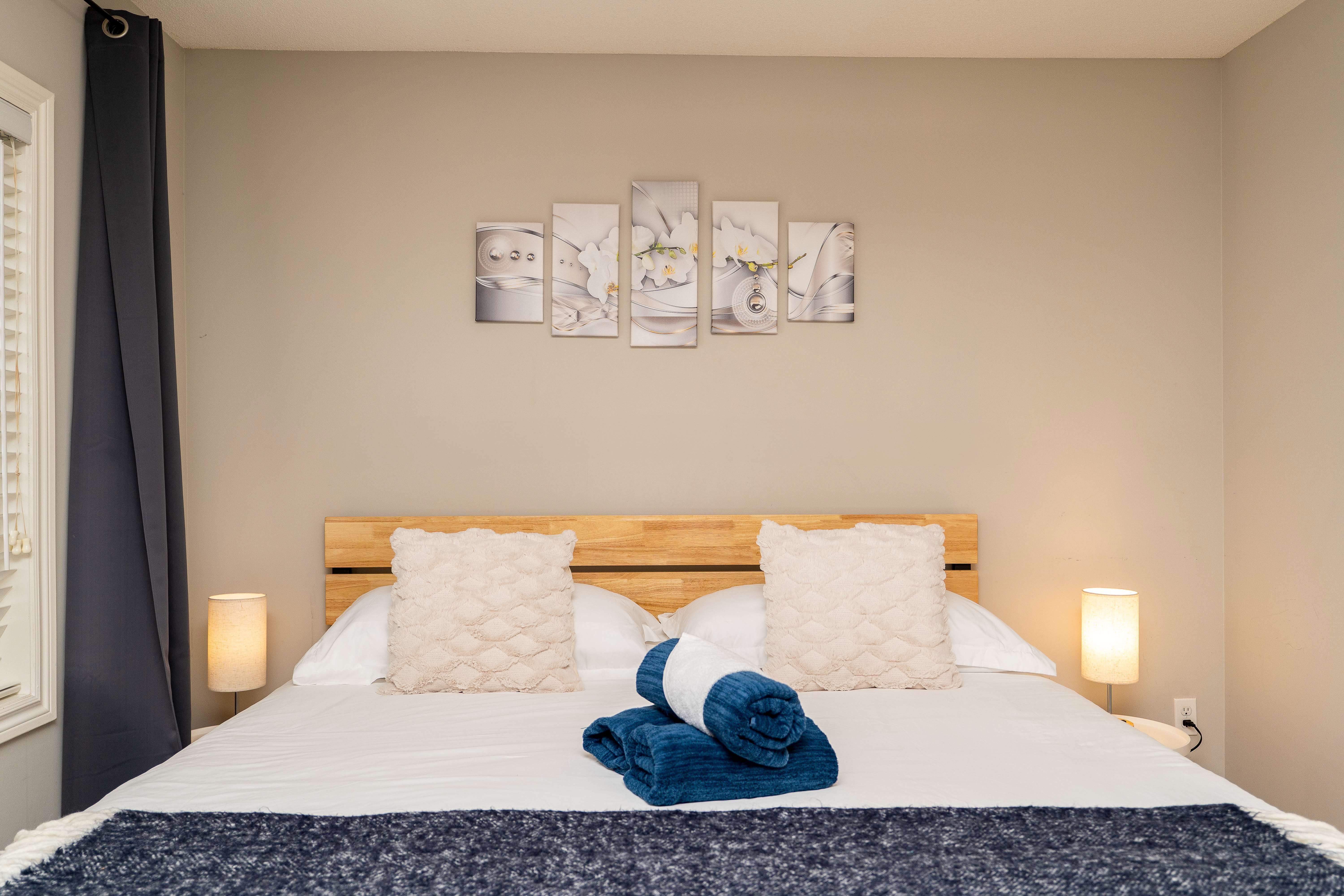 Primary bedroom close-up